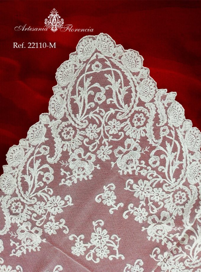 Mantilla de Media Luna