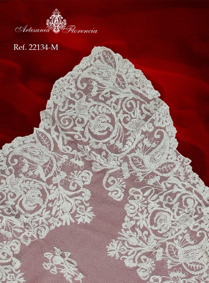 Mantilla de Media Luna