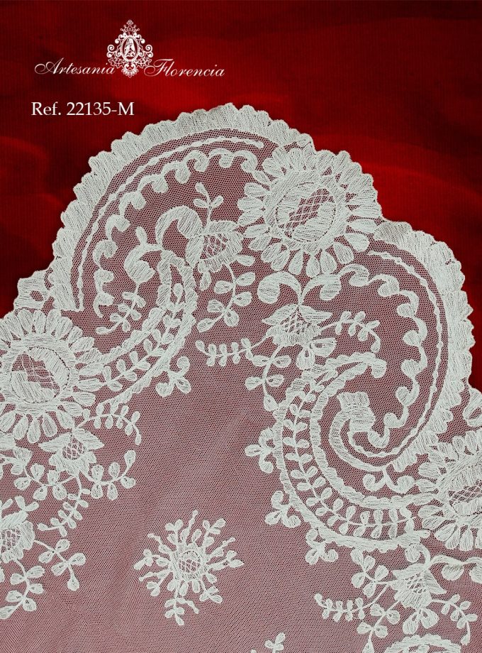 Mantilla de Media Luna