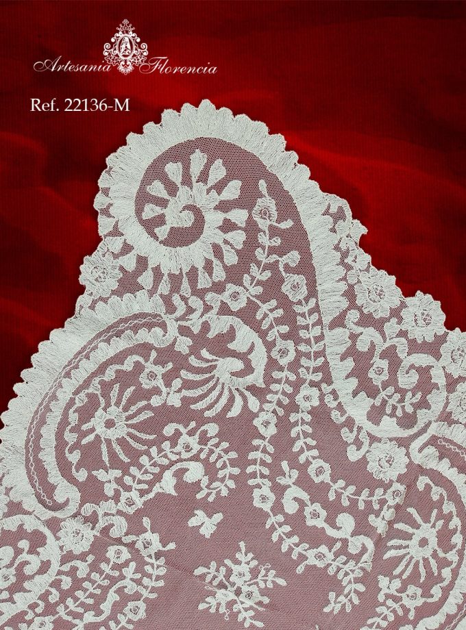 Mantilla de Media Luna