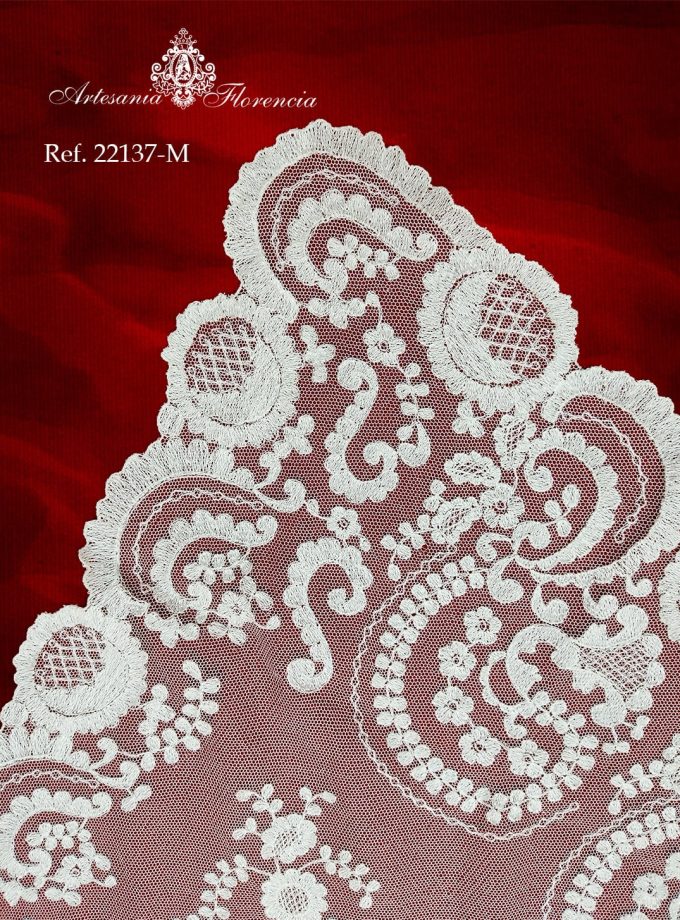 Mantilla de Media Luna