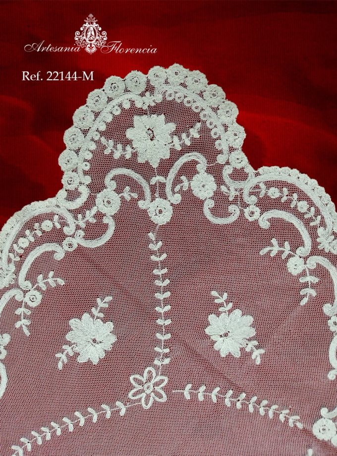 Mantilla de Media Luna