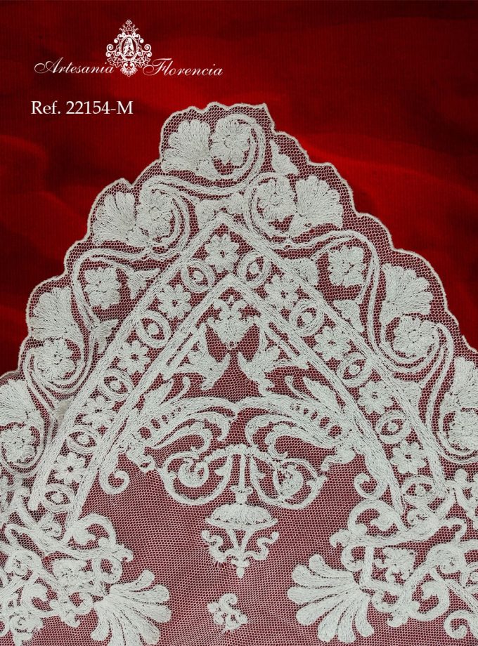 Mantilla de Media Luna