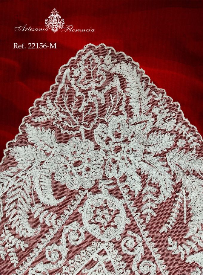 Mantilla de Media Luna