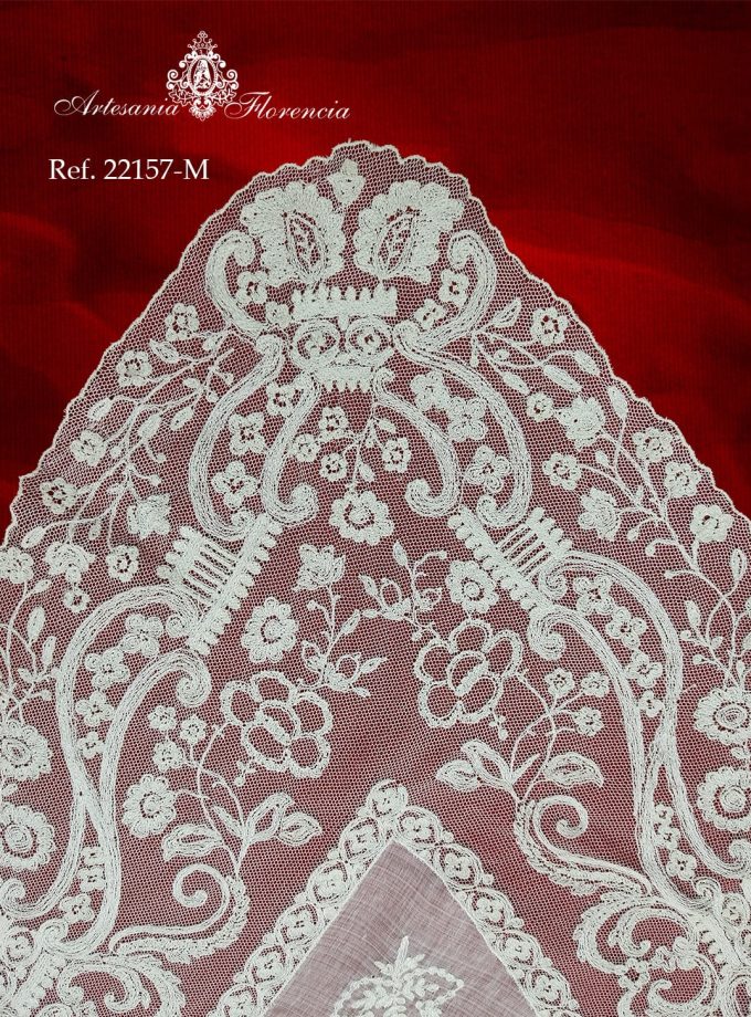 Mantilla de Media Luna