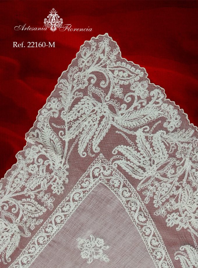 Mantilla de Media Luna