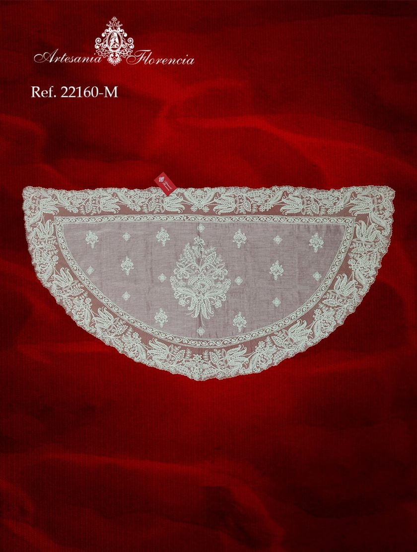 Mantilla de Media Luna