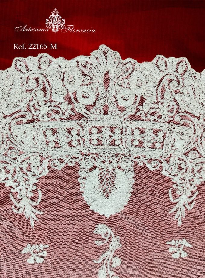 Mantilla de Media Luna