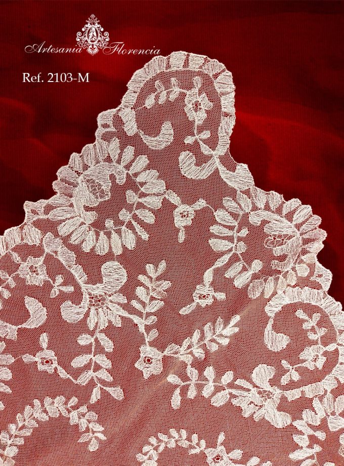 Mantilla de Media Luna