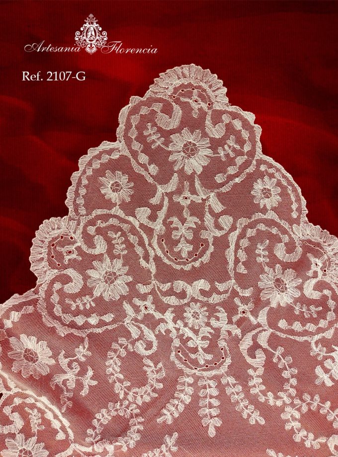 Mantilla de Media Luna