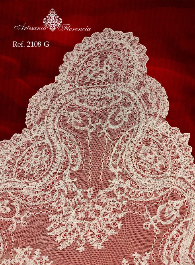 Mantilla de Media Luna