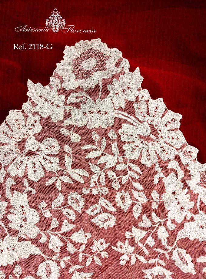 Mantilla de Media Luna