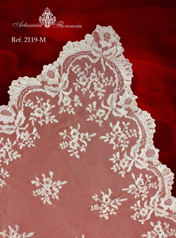 Mantilla de Media Luna