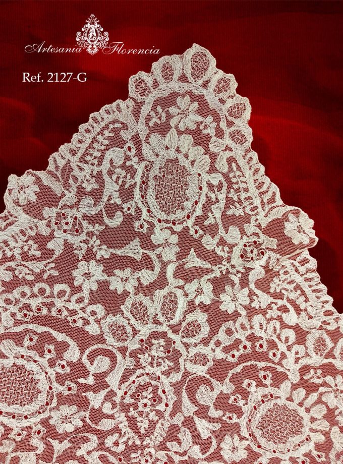 Mantilla de Media Luna