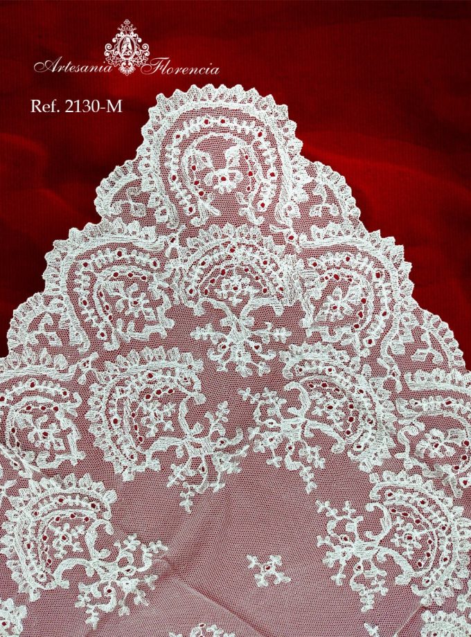 Mantilla de Media Luna