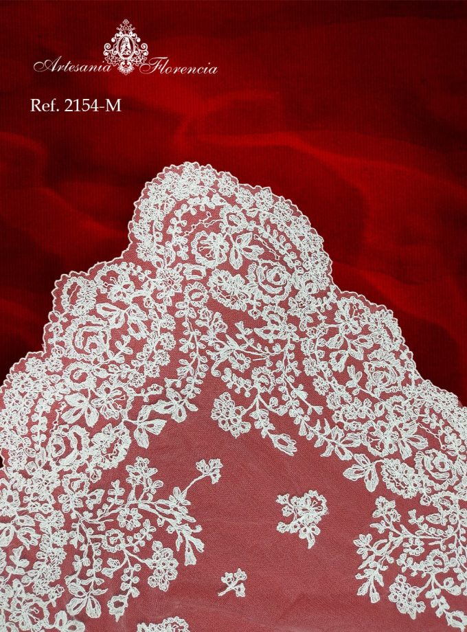 Mantilla de Media Luna