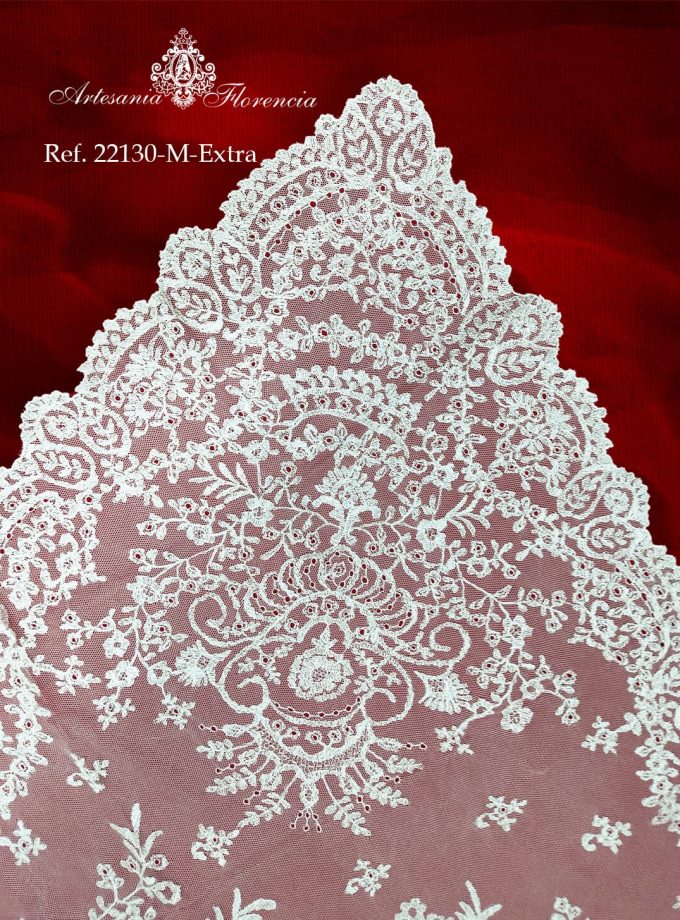 Mantilla de Media Luna