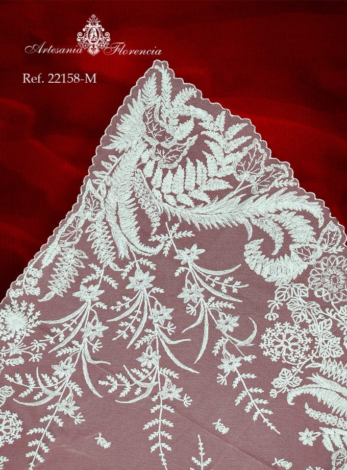 Mantilla de Media Luna