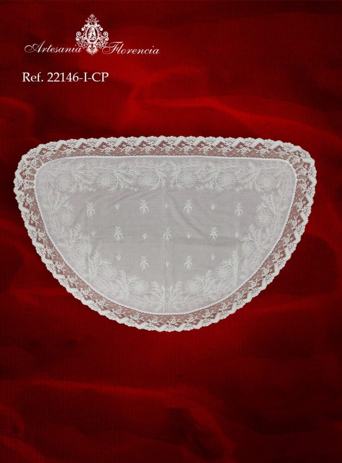 Mantilla de Media Luna